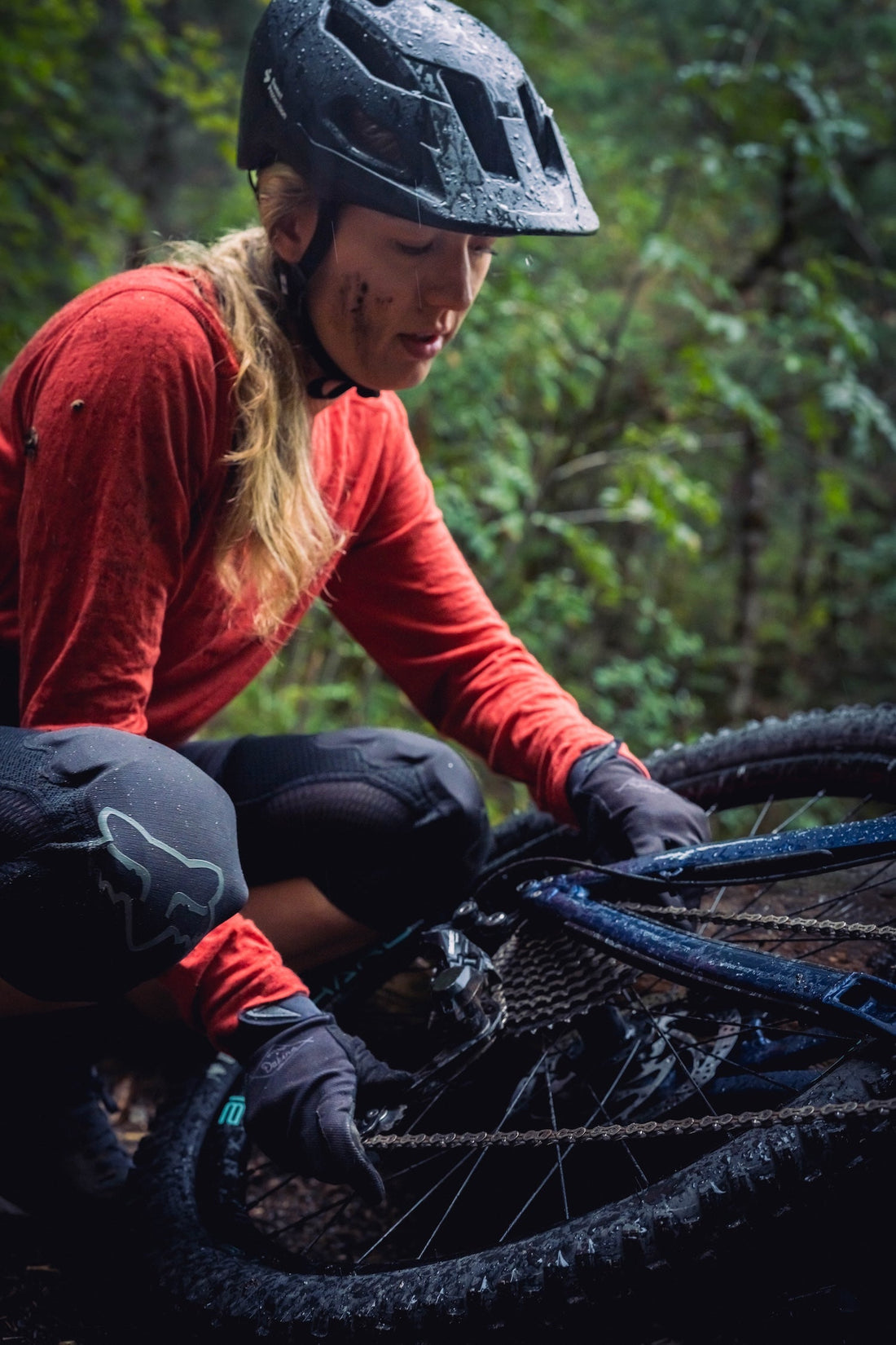 Women’s All-Season Hiking Outfit Guide (Spring, Summer, Fall & Winter)