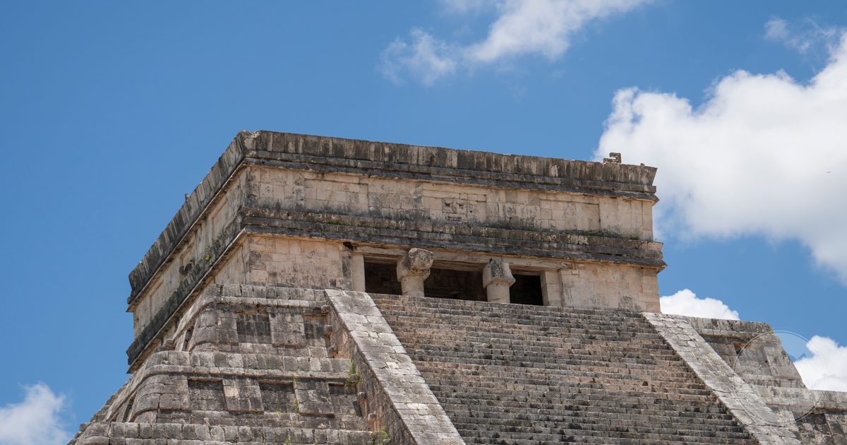 El Castillo pyramid at Chichen Itza, Yucatan, Mexico