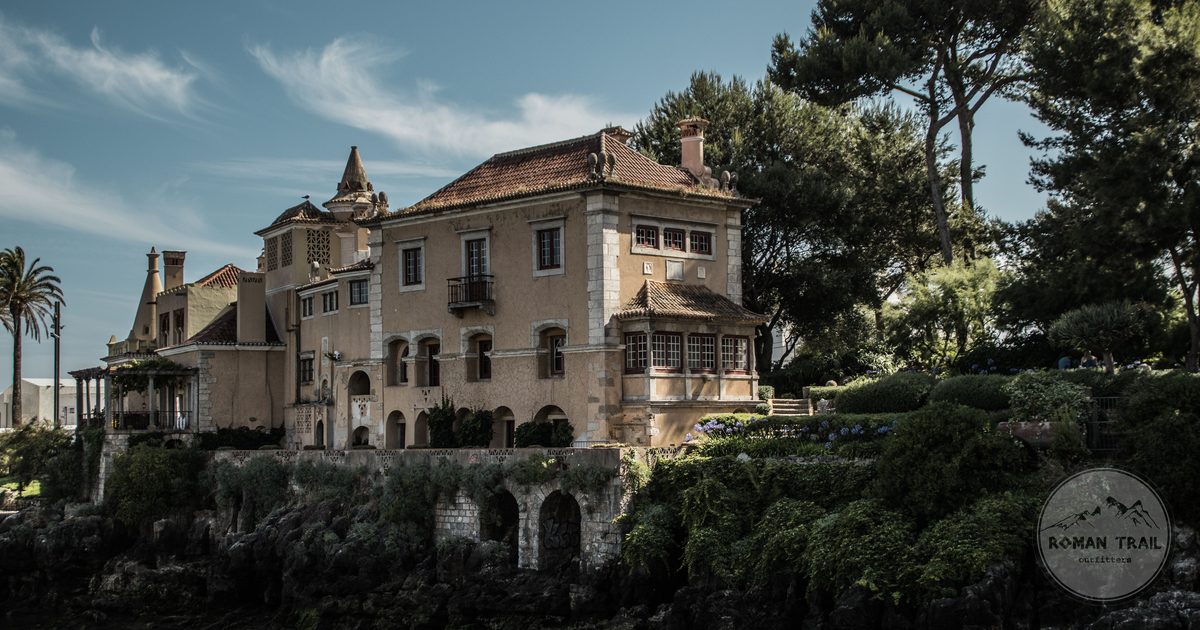 Casa de Santa Maria by the sea among greenery at Cascais, Portugal
