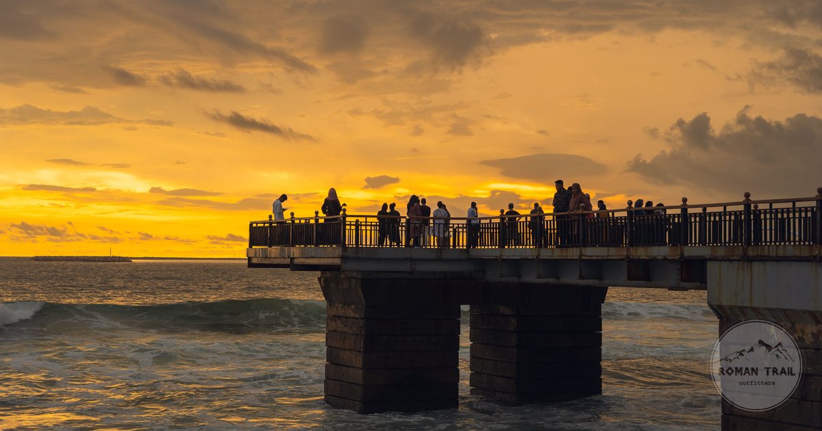 The Indian Ocean shoreline at Colombo, Colombo travel guide for women by Roman Trail Outfitters