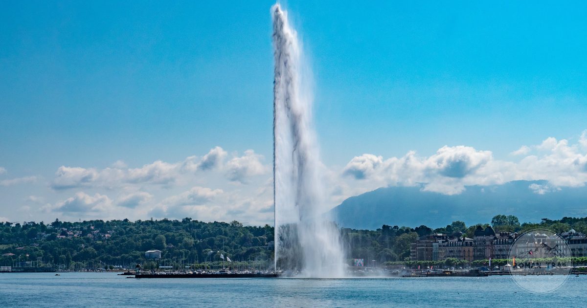 The Jet d'Eau fountain on Lake Geneva, Switzerland