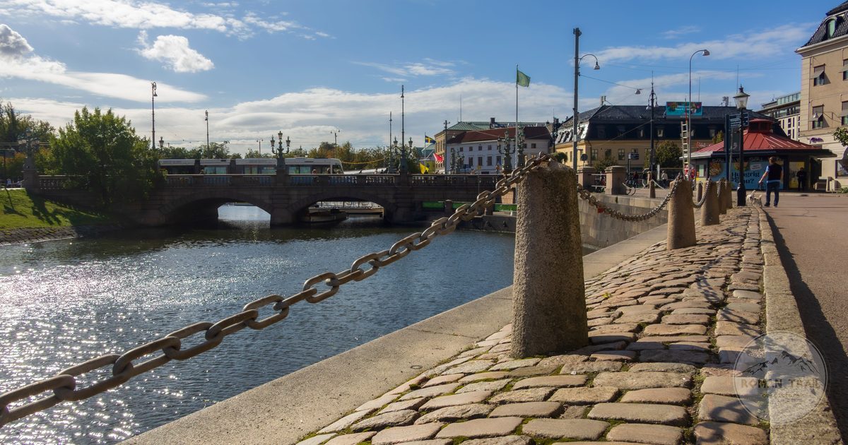 A canal and bridge in Göteborg, Sweden, on a sunny day