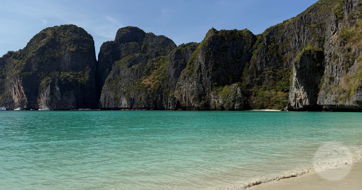Turquoise water and limestone cliffs at Maya Bay, Thailand