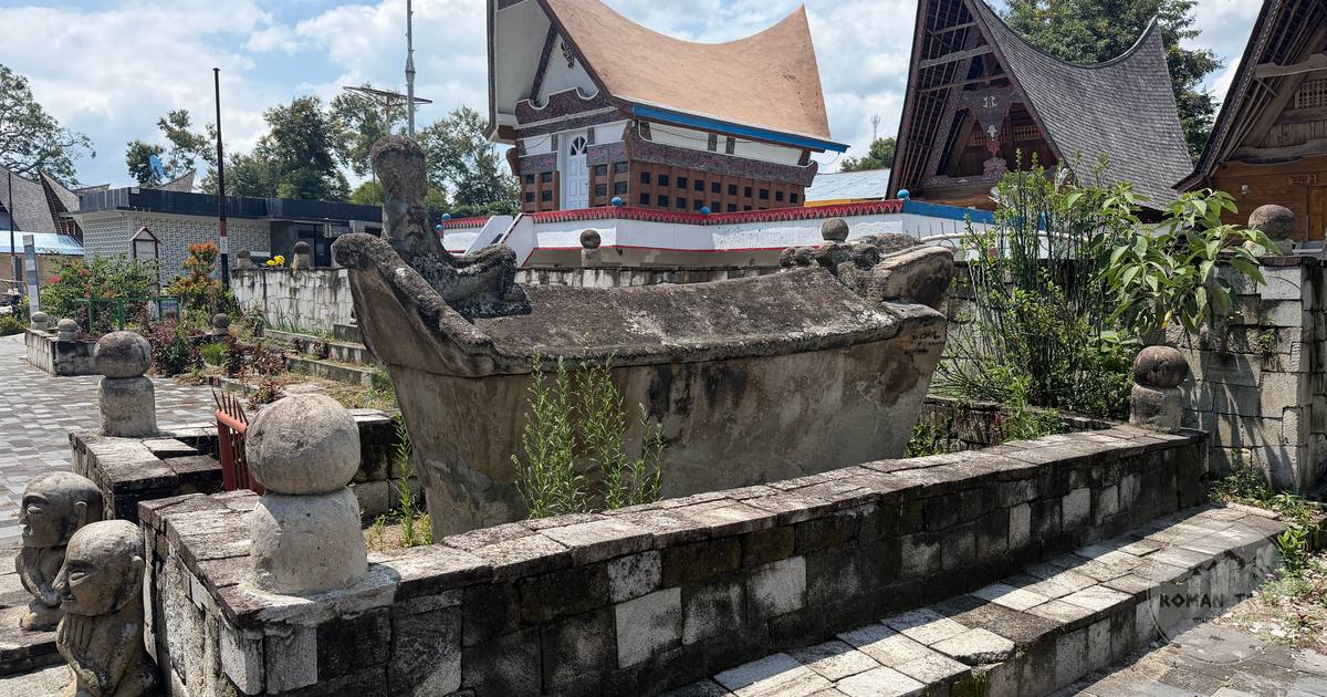 Traditional Batak architecture at Tomok village on Lake Toba, Indonesia