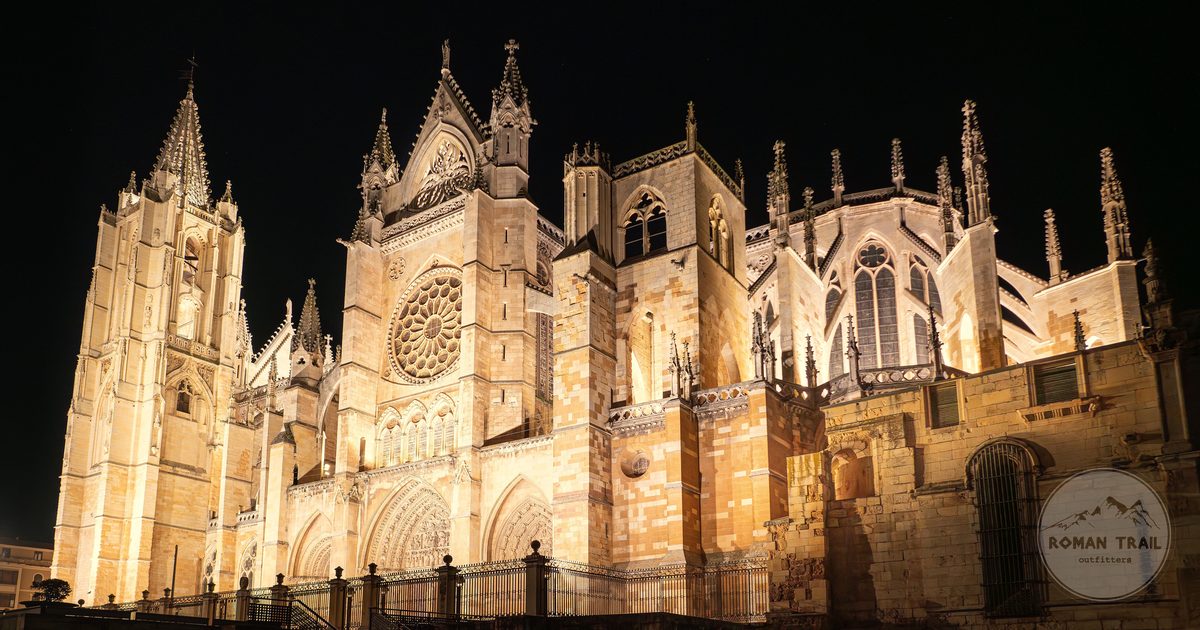 Leon Cathedral lit at night, Castilla y Leon, Spain