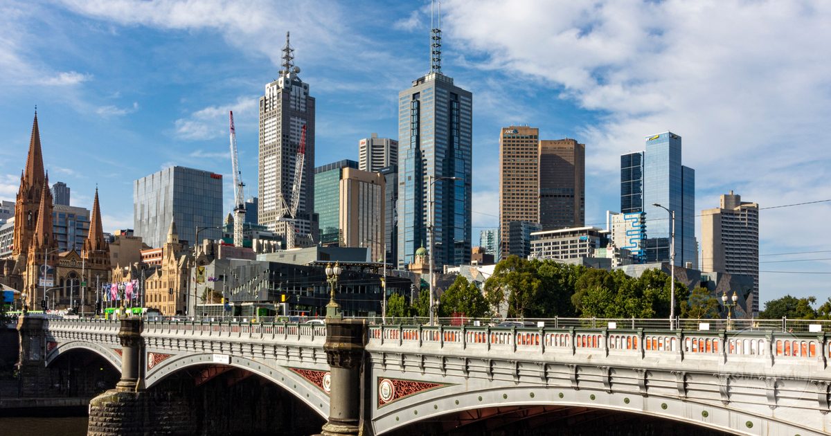 Melbourne skyline with Princes Bridge over the Yarra, Australia