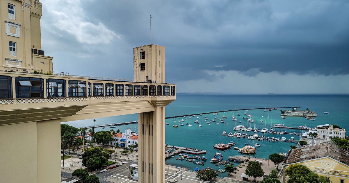 The Elevador Lacerda above the bay at Salvador, Brazil