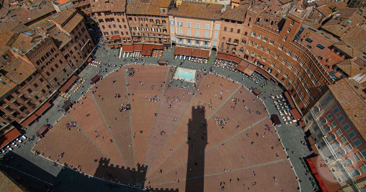 Aerial view of the shell-shaped Piazza del Campo in Siena, Italy