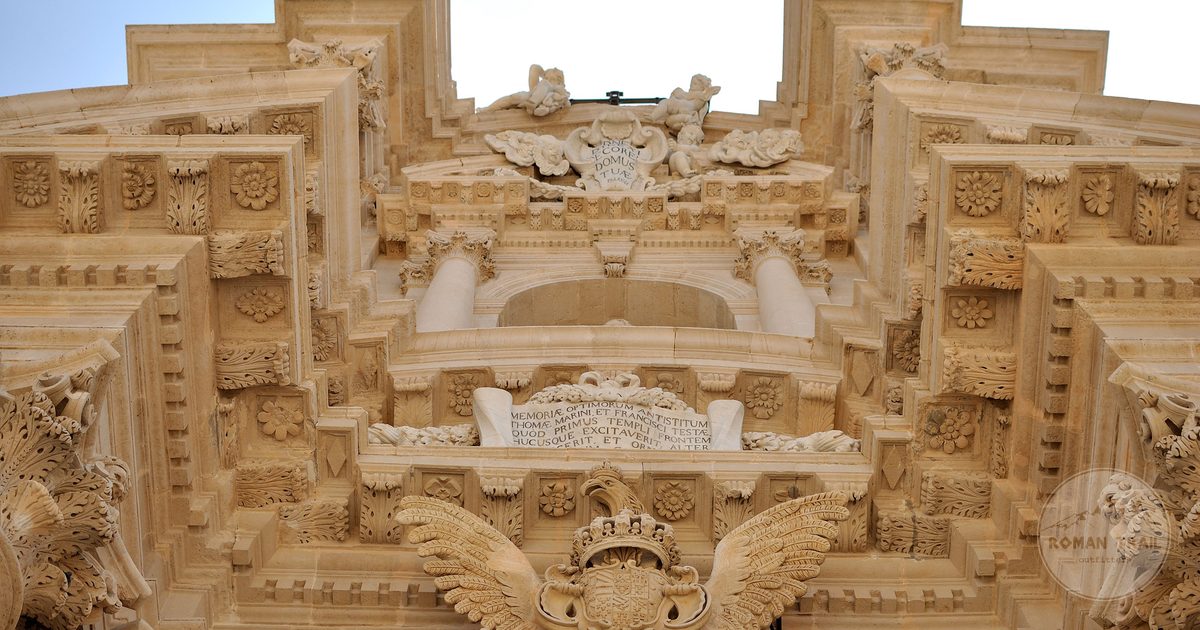 The baroque facade of Siracusa Cathedral on Ortigia, Sicily