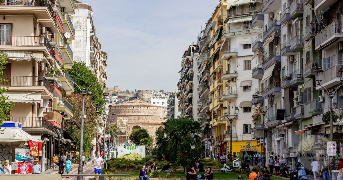 A busy street in Thessaloniki with the Roman Rotunda behind, Greece