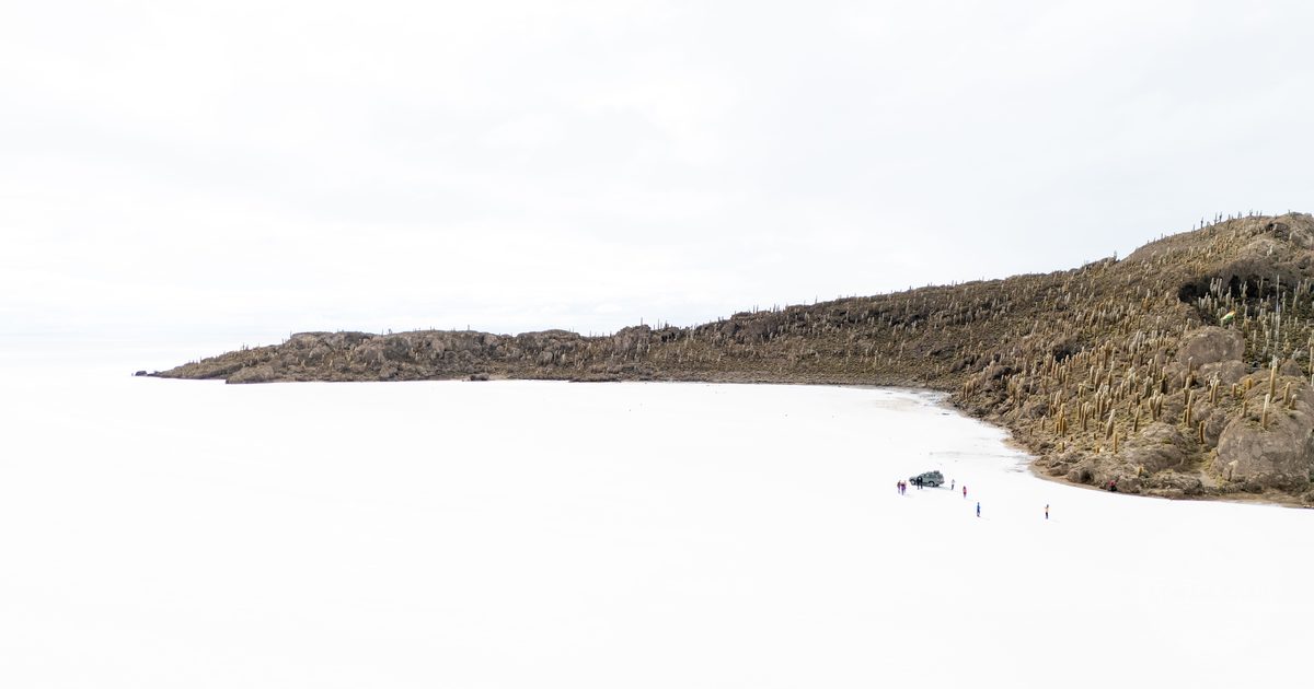 Aerial view of the salt flats at Salar de Uyuni, Bolivia